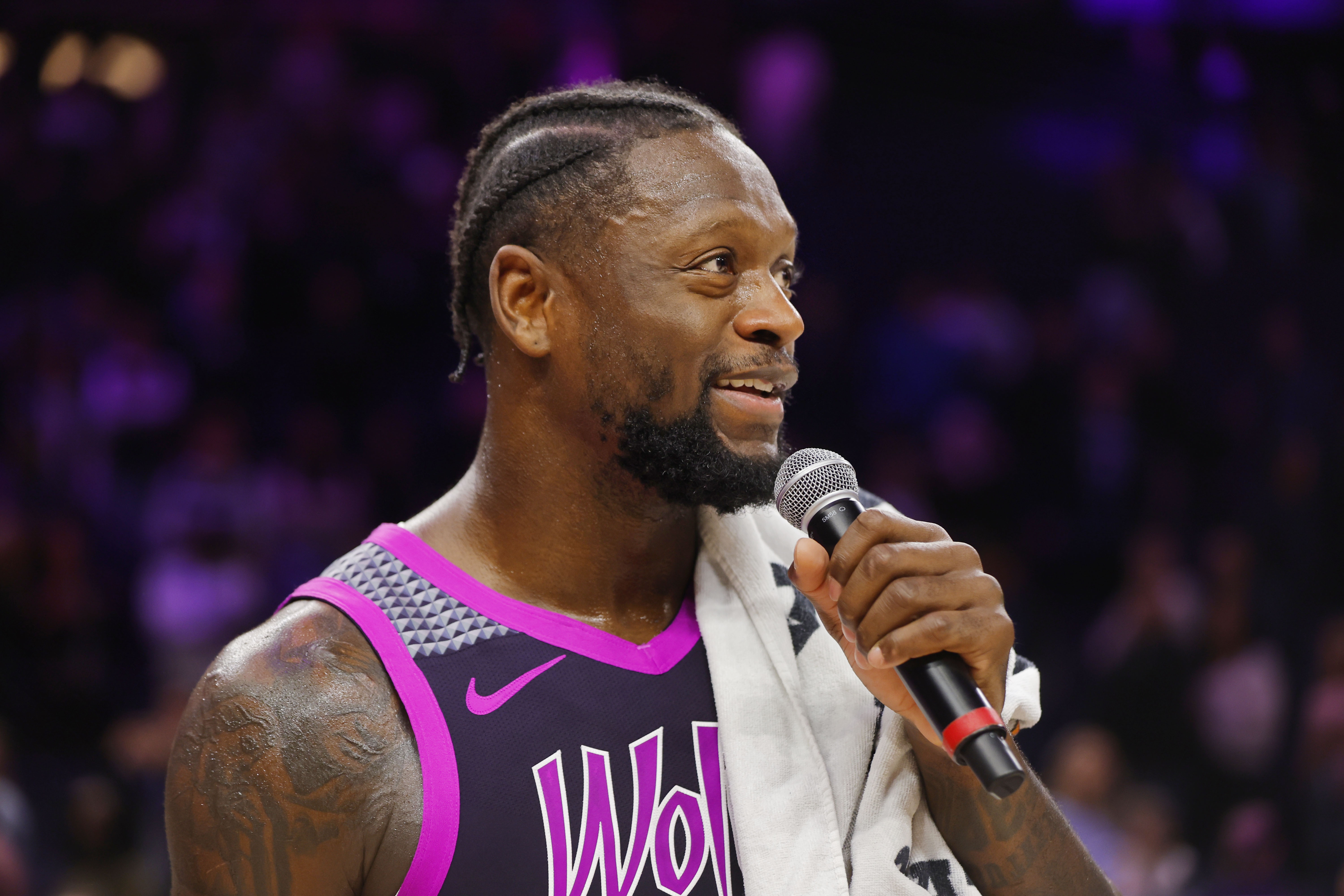 赛事直播-这就要花？兰德尔三分命中 森林狼第二节领先雄鹿22分&amp;华子还缺阵